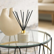 Afbeelding in Gallery-weergave laden, TED SPARKS - Geurstokjes - Tonka & Peper